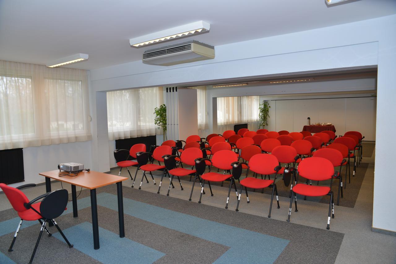 Otp Hotel Budapest Ngoại thất bức ảnh